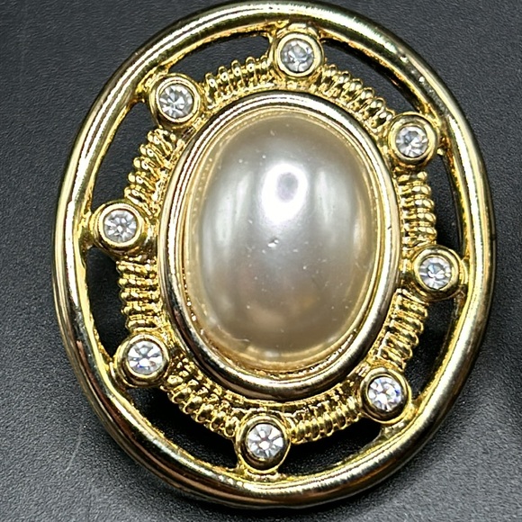VTG Givenchy Estate Post Back Gold Tone Faux Pearl Rhinestones Large Earrings - Picture 4 of 9